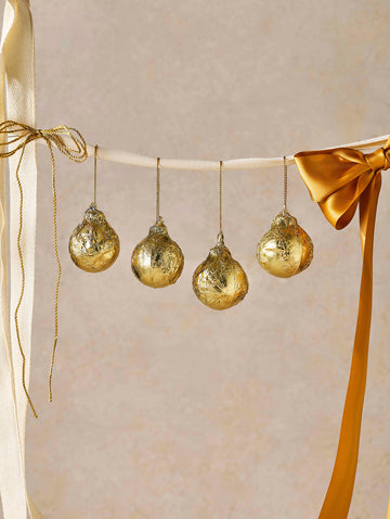 Milk Chocolate Mallow Baubles 70g