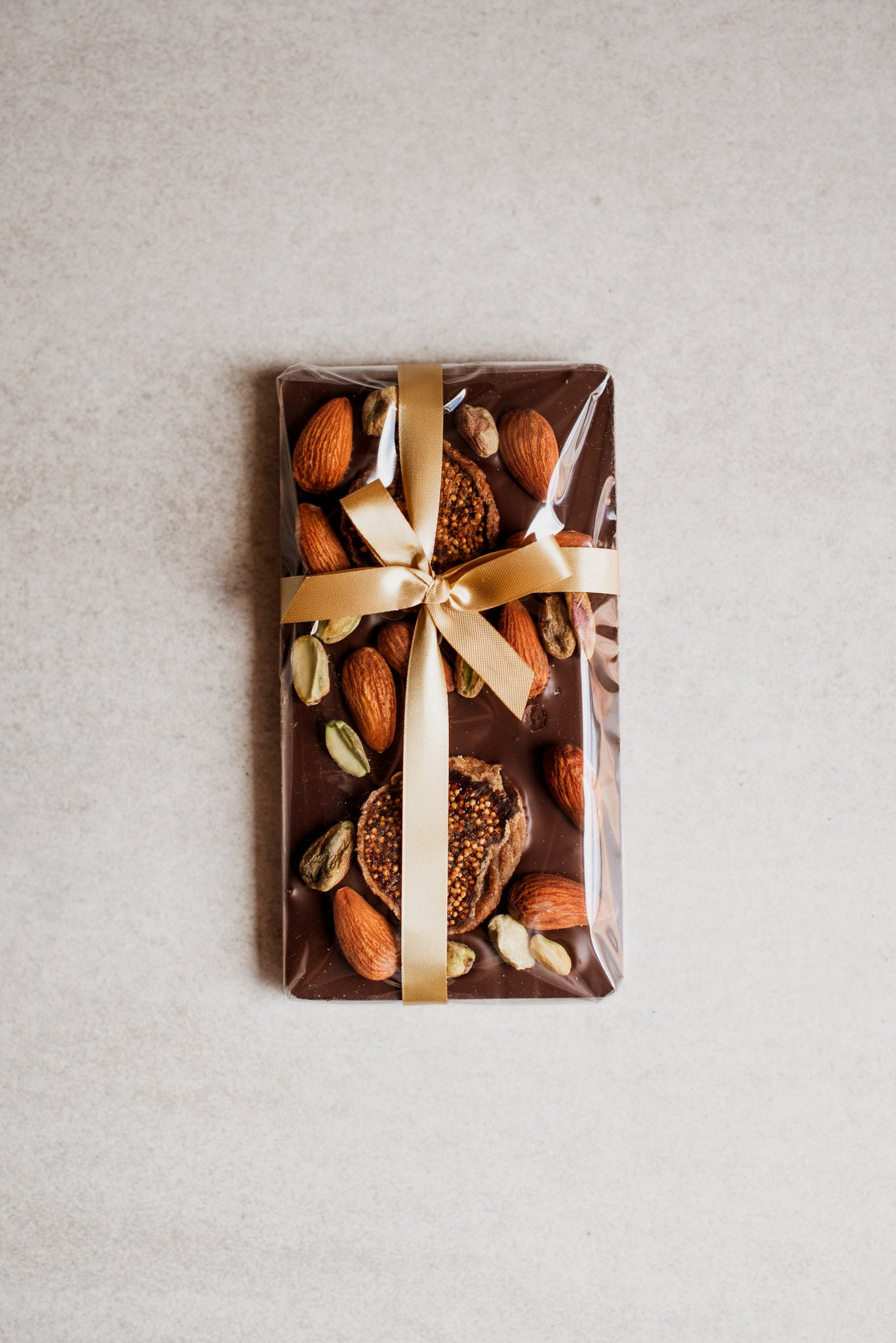 Fig, Almond & Pistachio topped Milk Chocolate Bar 140g