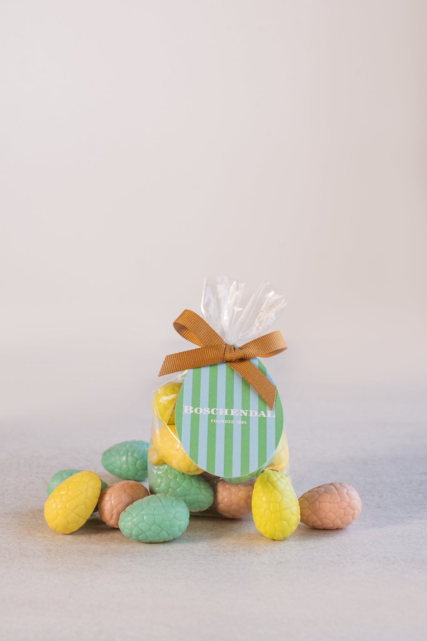 Chocolate Praline Filled Eggs 15 Pack