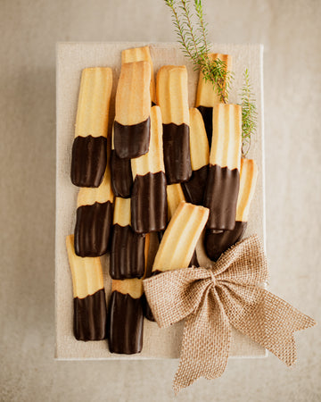 Chocolate Dipped Viennese Style Shortbread 200g